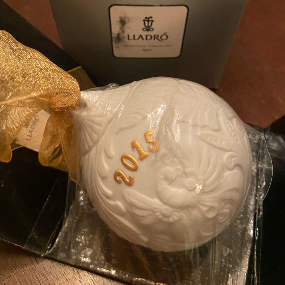 Lladro 2015 ornament $85 retail